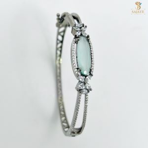 Stunning zircon bracelet